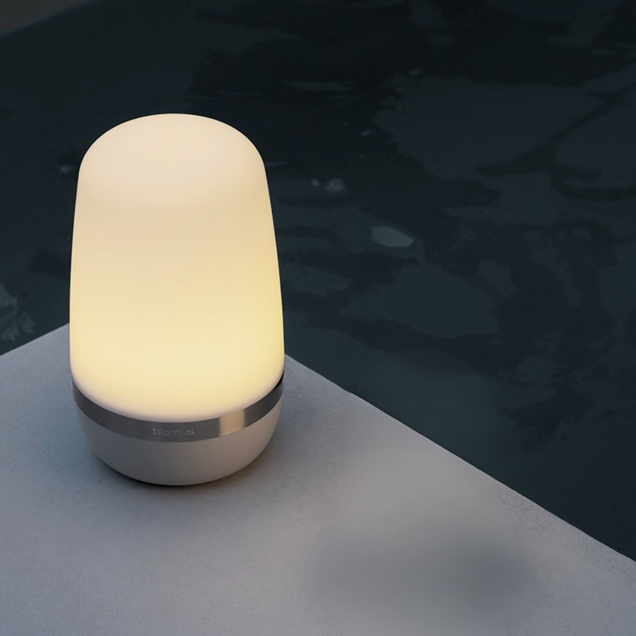 Spirit LED Outdoor Lamp - Warm Grey