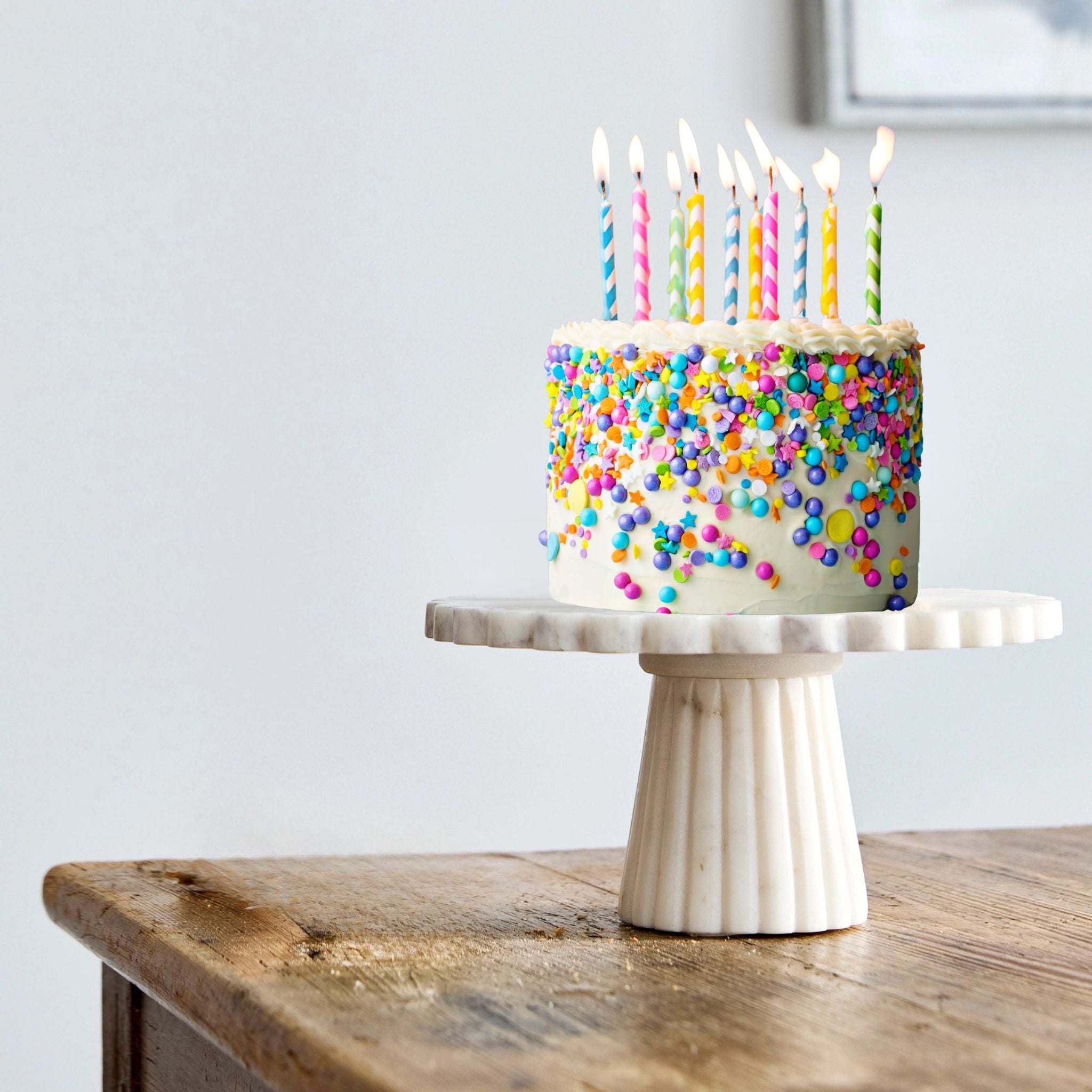Verona Scalloped White Marble Cake Stand