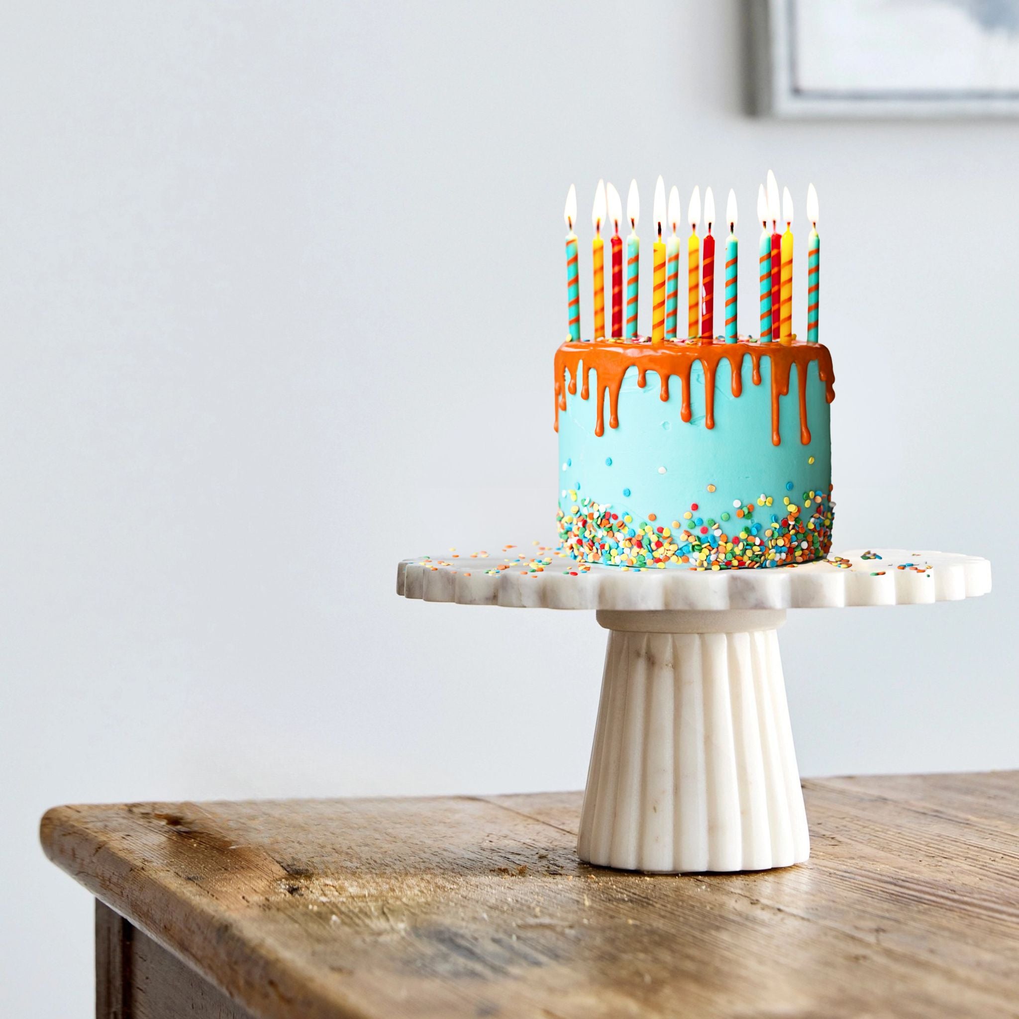 Verona Scalloped White Marble Cake Stand
